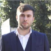 Disponibile per aiuto compiti di matematica o inglese principalmente per bambini (scuola elementare) o studenti (scuola media)